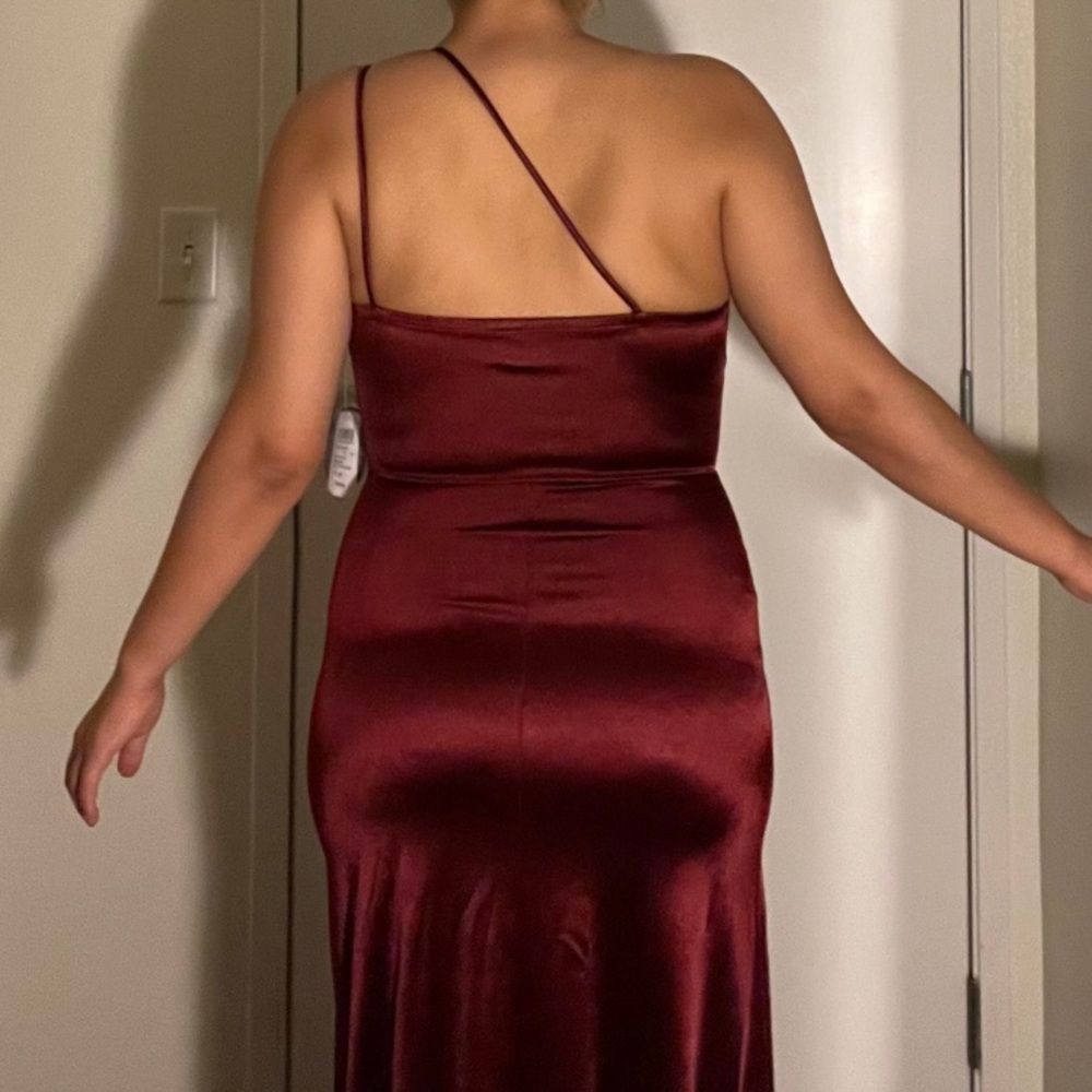 Formal Burgundy Dress - Picture 5 of 7